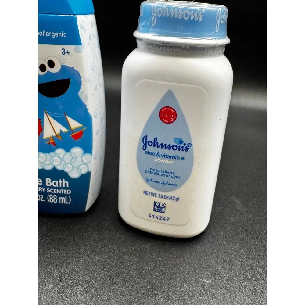 5/$25 NWT Set of TRAVEL size Bubble Bath(3oz) & Baby Powder(1.5oz)